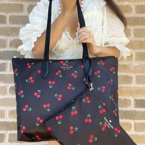 Kate Spade Tote + Zip Wristlet 💕♠️Gaby’sBags
